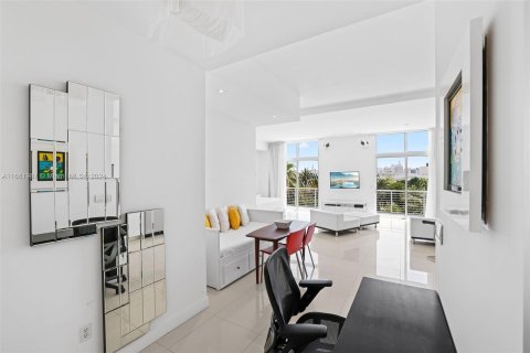 Condo in Miami Beach, Florida, 1 bedroom  № 1428013 - photo 3