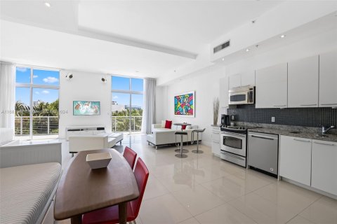 Condo in Miami Beach, Florida, 1 bedroom  № 1428013 - photo 6