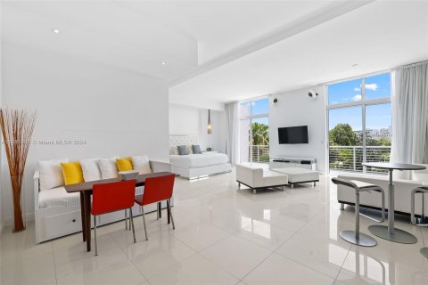 Condo in Miami Beach, Florida, 1 bedroom  № 1428013 - photo 9