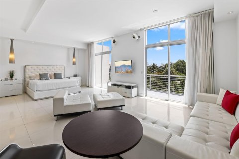 Condo in Miami Beach, Florida, 1 bedroom  № 1428013 - photo 10