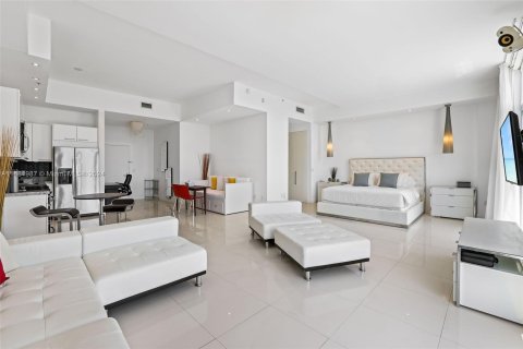 Condo in Miami Beach, Florida, 1 bedroom  № 1428013 - photo 16