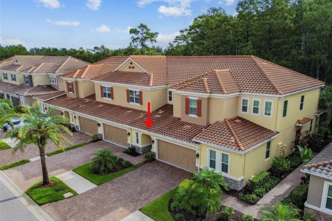 Adosado en venta en Tampa, Florida, 3 dormitorios, 216.74 m2 № 1352965 - foto 1