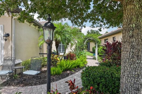 Villa ou maison à vendre à Lakewood Ranch, Floride: 2 chambres, 156.45 m2 № 1353001 - photo 5