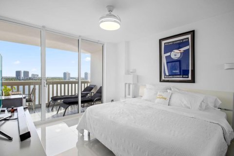 Condo in Aventura, Florida, 3 bedrooms  № 1309358 - photo 16