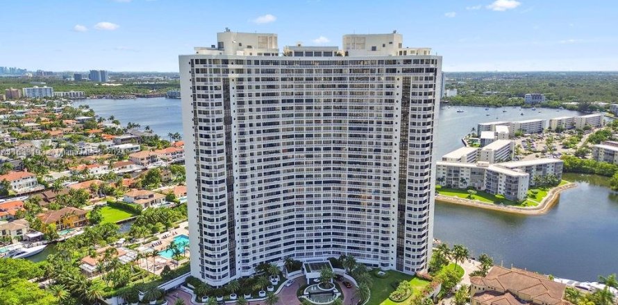 Condominio en Aventura, Florida, 3 dormitorios  № 1309358