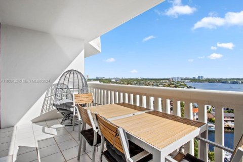 Copropriété à vendre à Aventura, Floride: 3 chambres, 141.21 m2 № 1309358 - photo 18