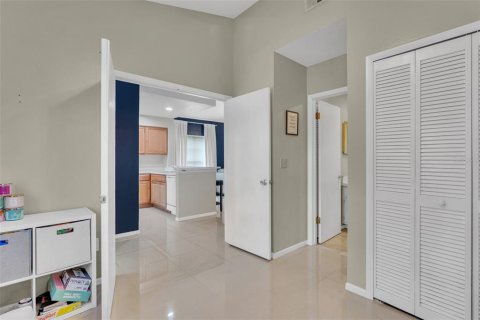 Townhouse in Orlando, Florida 2 bedrooms, 91.42 sq.m. № 1386825 - photo 21