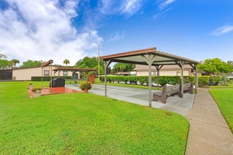 Condo in Zephyrhills, Florida, 1 bedroom  № 1386859 - photo 22