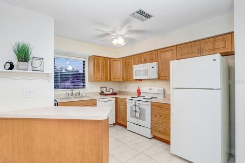 Condominio en venta en Zephyrhills, Florida, 1 dormitorio, 70.23 m2 № 1386859 - foto 12