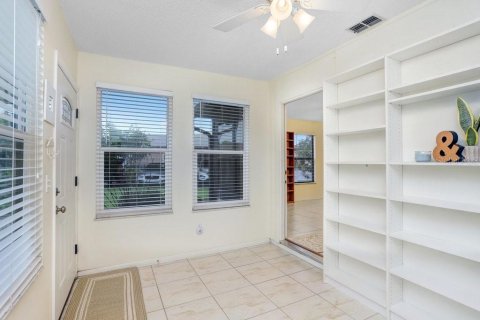 Condominio en venta en Zephyrhills, Florida, 1 dormitorio, 70.23 m2 № 1386859 - foto 4