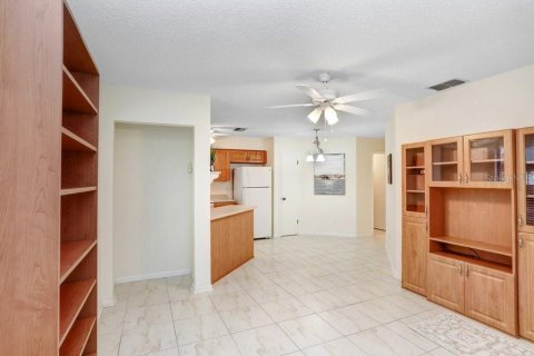 Copropriété à vendre à Zephyrhills, Floride: 1 chambre, 70.23 m2 № 1386859 - photo 8