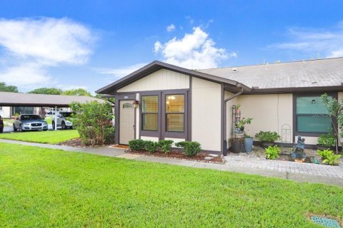 Copropriété à vendre à Zephyrhills, Floride: 1 chambre, 70.23 m2 № 1386859 - photo 3