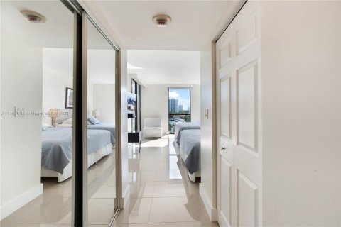 Condo in Aventura, Florida, 3 bedrooms  № 1333505 - photo 11