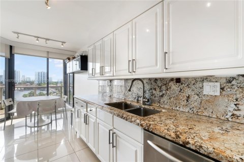 Condominio en venta en Aventura, Florida, 3 dormitorios, 169.08 m2 № 1333505 - foto 10