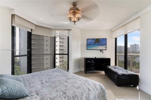 Condo in Aventura, Florida, 3 bedrooms  № 1333505 - photo 23