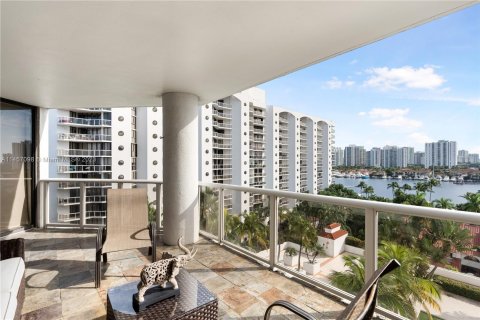 Condominio en venta en Aventura, Florida, 3 dormitorios, 169.08 m2 № 1333505 - foto 3