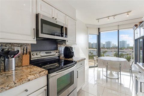 Condominio en venta en Aventura, Florida, 3 dormitorios, 169.08 m2 № 1333505 - foto 9