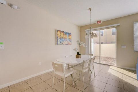 Townhouse in Kissimmee, Florida 4 bedrooms, 165.55 sq.m. № 1353007 - photo 6