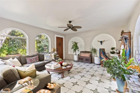 Casa en venta en Saint Petersburg, Florida, 5 dormitorios, 334.36 m2 № 1352934 - foto 12