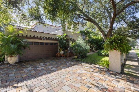 Casa en venta en Saint Petersburg, Florida, 5 dormitorios, 334.36 m2 № 1352934 - foto 3