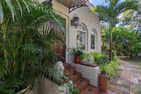 Casa en venta en Saint Petersburg, Florida, 5 dormitorios, 334.36 m2 № 1352934 - foto 6