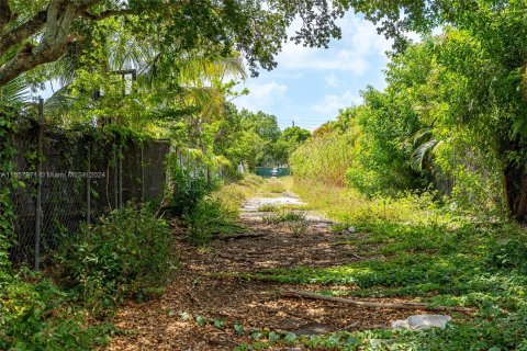 Купить земельный участок в Катлер-Бей, Флорида № 1093725 - фото 17
