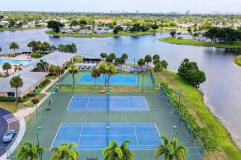 Casa en venta en West Palm Beach, Florida, 2 dormitorios, 137.4 m2 № 1185463 - foto 23