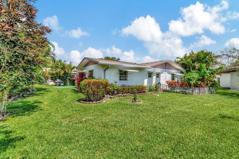 Villa ou maison à vendre à West Palm Beach, Floride: 2 chambres, 137.4 m2 № 1185463 - photo 29