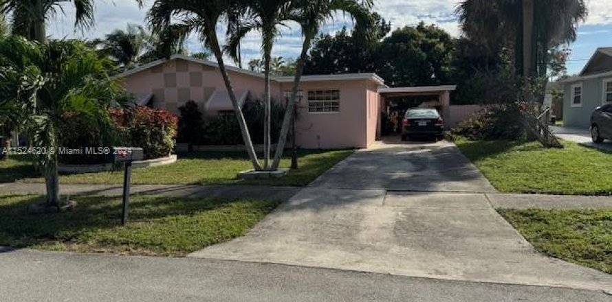 House in Margate, Florida 4 bedrooms, 127 sq.m. № 983548