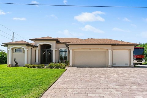 Villa ou maison à vendre à Port Charlotte, Floride: 3 chambres, 199.46 m2 № 1338445 - photo 1