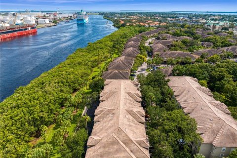 Condo in Tampa, Florida, 1 bedroom  № 1338419 - photo 5