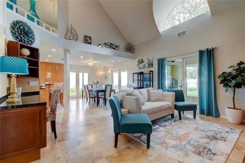 Villa ou maison à louer à Safety Harbor, Floride: 4 chambres, 343.74 m2 № 216177 - photo 12