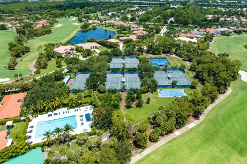 Villa ou maison à vendre à West Palm Beach, Floride: 5 chambres, 480.86 m2 № 1189833 - photo 1