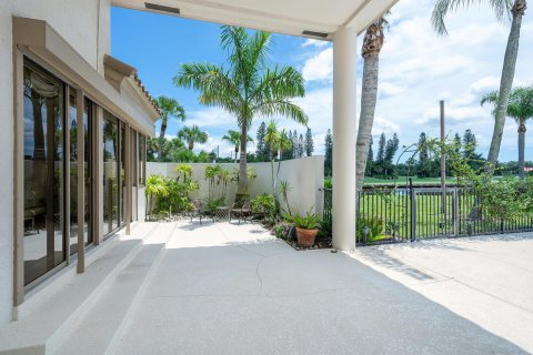 House in West Palm Beach, Florida 5 bedrooms, 480.86 sq.m. № 1189833 - photo 17