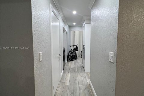 Купить таунхаус в Коконат Крик, Флорида 2 спальни, 122.72м2, № 983125 - фото 26