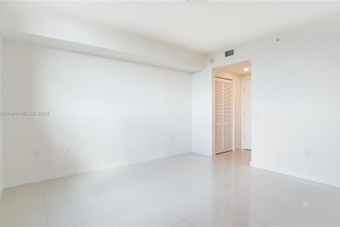 Condo in Doral, Florida, 2 bedrooms  № 1383543 - photo 6