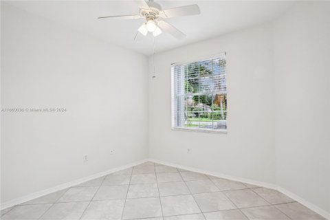 House in Sunrise, Florida 3 bedrooms, 133.22 sq.m. № 1383521 - photo 26