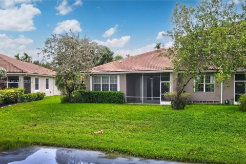 House in Sunrise, Florida 3 bedrooms, 133.22 sq.m. № 1383521 - photo 23