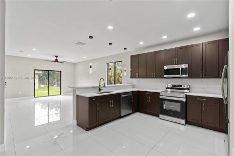 Casa en venta en Pompano Beach, Florida, 4 dormitorios, 150.32 m2 № 1383522 - foto 5