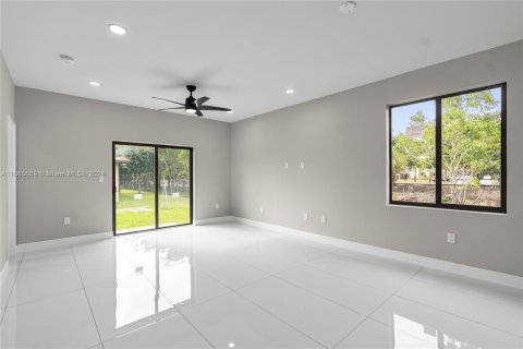 Casa en venta en Pompano Beach, Florida, 4 dormitorios, 150.32 m2 № 1383522 - foto 10