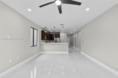 Casa en venta en Pompano Beach, Florida, 4 dormitorios, 150.32 m2 № 1383522 - foto 8