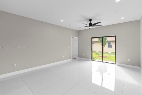 Casa en venta en Pompano Beach, Florida, 4 dormitorios, 150.32 m2 № 1383522 - foto 9