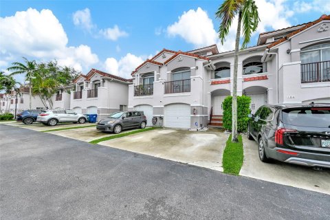 Copropriété à vendre à Miami, Floride: 3 chambres, 166.3 m2 № 1383544 - photo 4