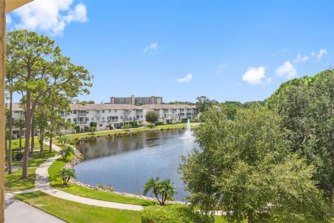 Copropriété à vendre à Saint Petersburg, Floride: 2 chambres, 92.9 m2 № 1344201 - photo 1