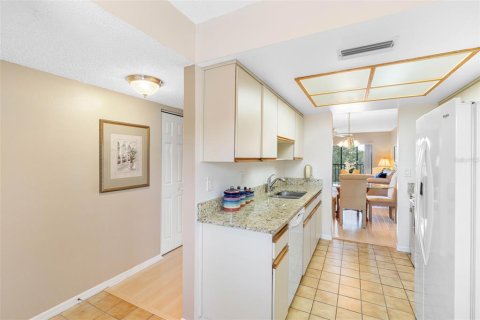 Condo in Saint Petersburg, Florida, 2 bedrooms  № 1344201 - photo 10