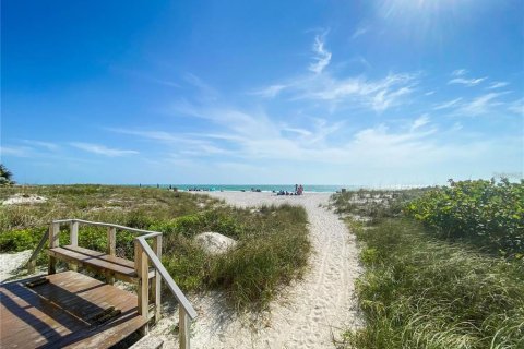 Condo in Madeira Beach, Florida, 2 bedrooms  № 1344198 - photo 7