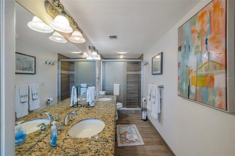 Copropriété à vendre à Madeira Beach, Floride: 2 chambres, 103.12 m2 № 1344198 - photo 28