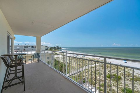 Copropriété à vendre à Madeira Beach, Floride: 2 chambres, 103.12 m2 № 1344198 - photo 8