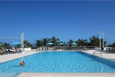 Condo in Miami Beach, Florida, 1 bedroom  № 850941 - photo 24