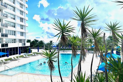 Condo in Miami Beach, Florida, 1 bedroom  № 850941 - photo 10